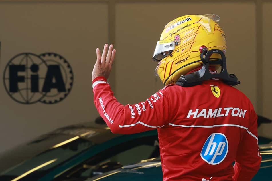 Lewis Hamilton após ser eliminado da classificação do Grande Prêmio do Azerbaijão de F1 (Foto: Anton Vaganov / POOL / AFP)
