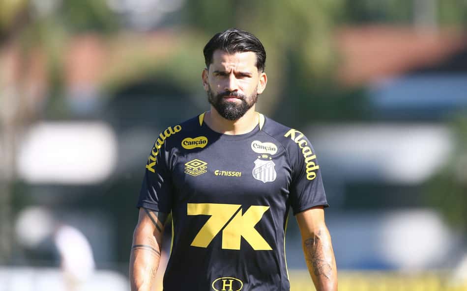 Santos ganha reforços para preparação visando o duelo contra o Atlético-MG