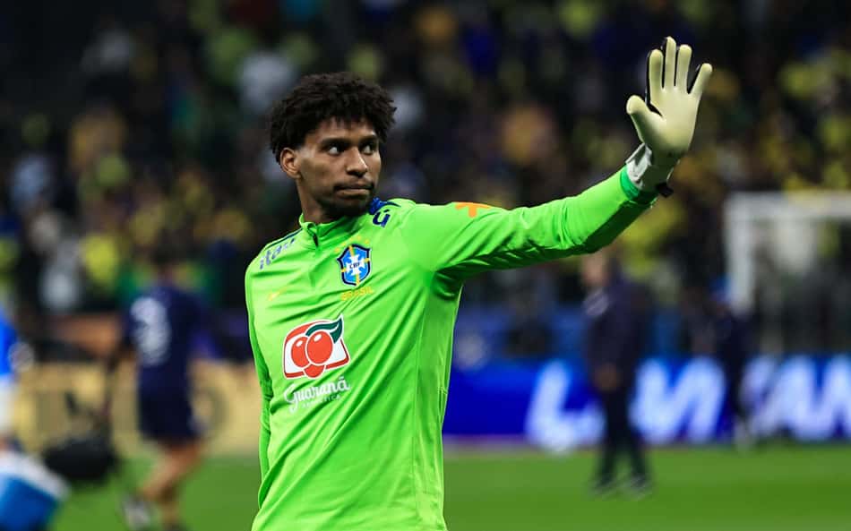 Hugo Souza foi convocado pela segunda vez para Seleção (Foto: Fabio Giannelli/AGIF)