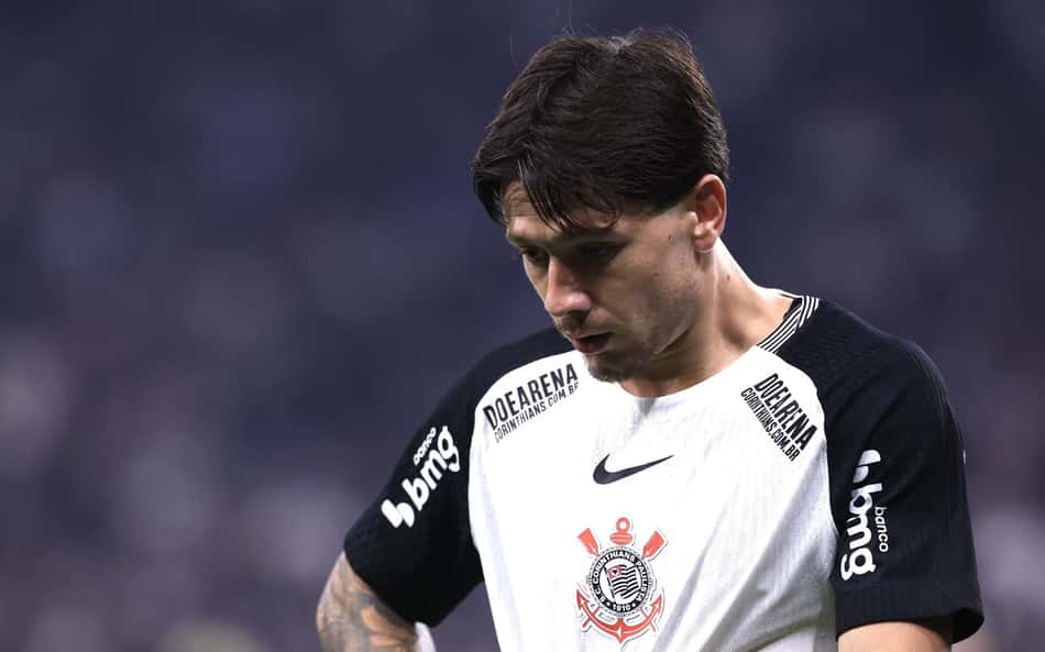 Garro é cortado no Corinthians após sentir dores no aquecimento