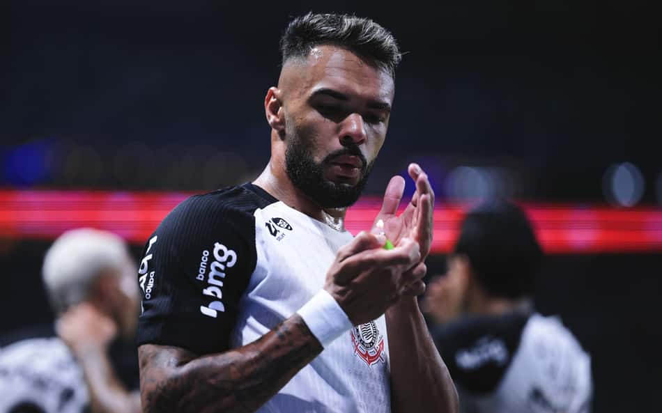 Raniele sofre lesão e pode desfalcar o Corinthians na Copa do Brasil