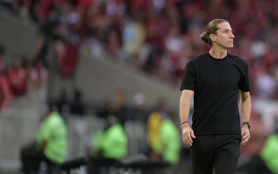 Filipe Luís recusa proposta da Turquia e segue no comando do Flamengo