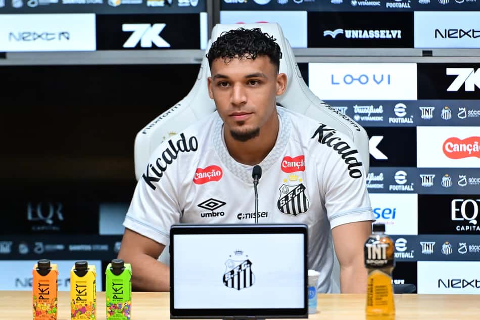 Victor Hugo comentou sobre a influência de Neymar para o desfecho das negociações com o Santos. (Foto: Jota Erre/AGIF)