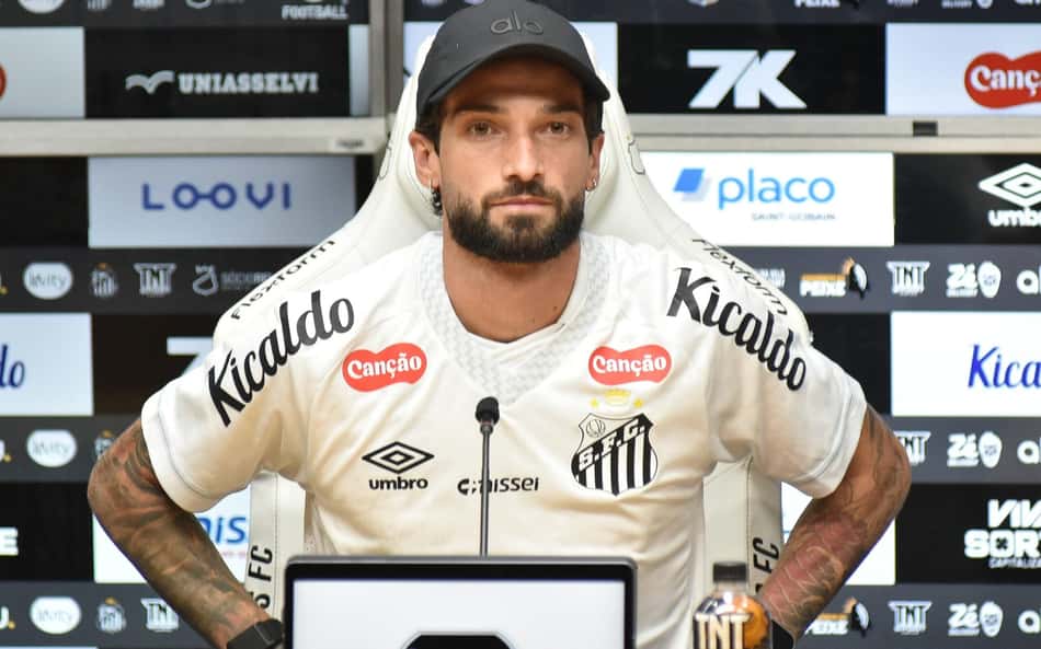 Apresentado, Lautaro Díaz cita Neymar e comemora chegada ao Santos: 'Sonho de infância'