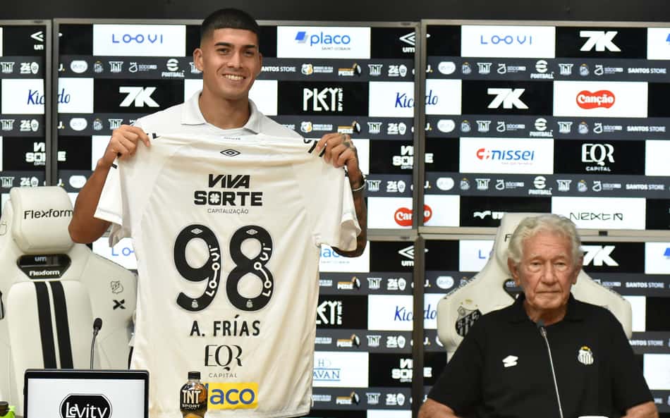 Adonis Frías revela nova formação tática testada por Vojvoda no Santos