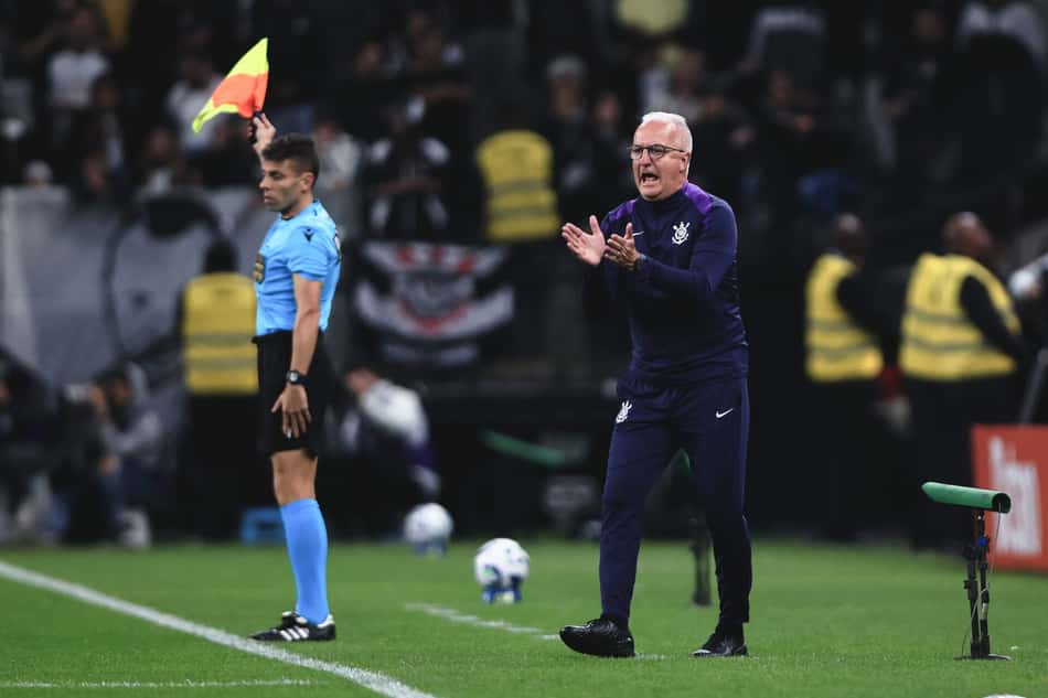 Dorival Júnior, técnico do Corinthians (Foto: Ettore Chiereguini/AGIF)