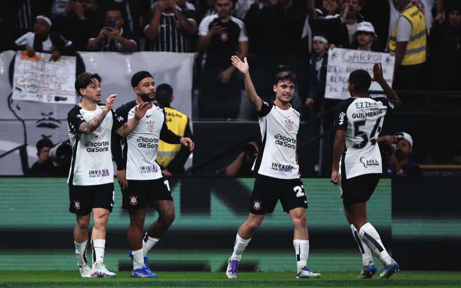 Nova camisa do Corinthians viraliza nas redes sociais: 'Linda'
