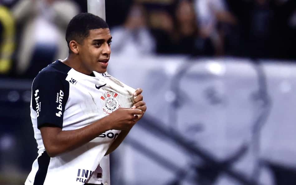 Gui Negão comemora classificação do Corinthians e elogia jovens da base: 'Treinando bem'