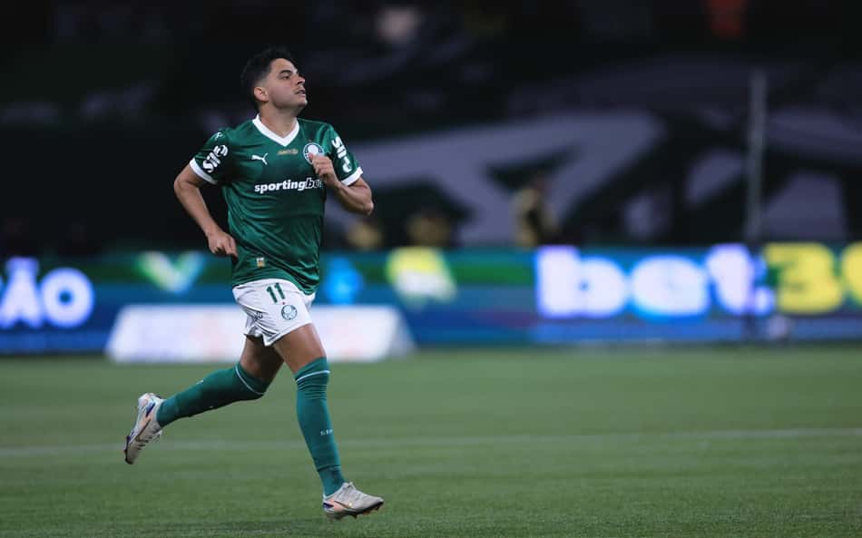 Bruno Rodrigues volta a campo pelo Palmeiras após quase 600 dias, e auxiliar de Abel elogia atacante
