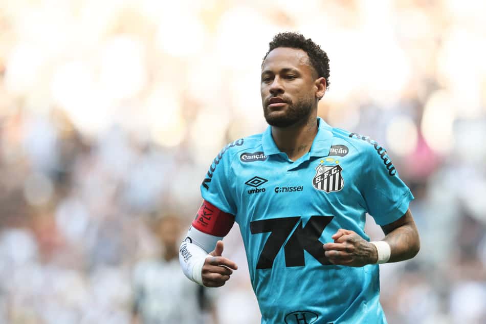 Neymar é dúvida para o clássico entre o Santos e o São Paulo. (Foto: Gilson Lobo/AGIF)