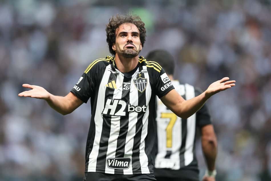Igor Gomes comemora gol do Atlético-MG diante do Santos (Foto: Gilson Lobo/AGIF)