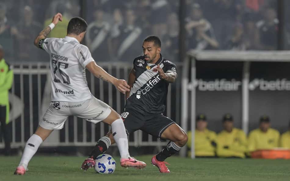 Atuação de ex-Fluminense em Vasco x Ceará repercute: 'Efetivo'