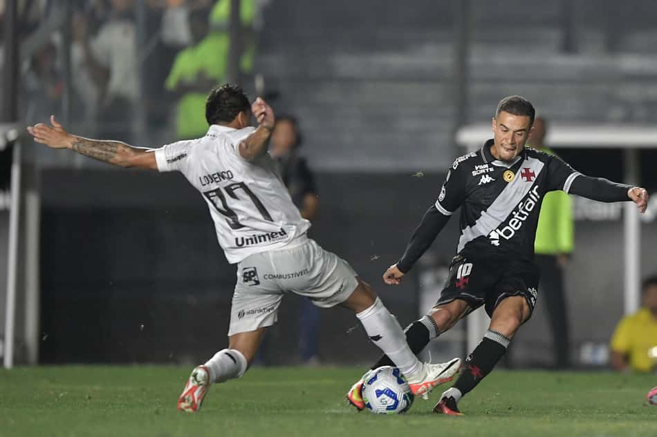 Coutinho em Vasco x Ceará (Foto: Thiago Ribeiro/AGIF)