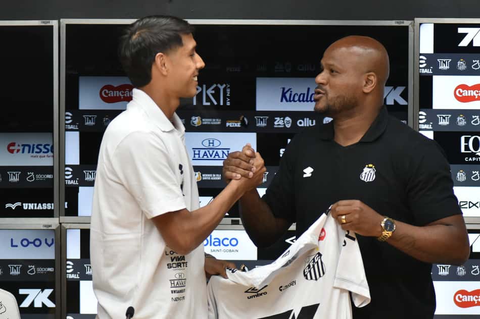 Alexis Duarte e Domingos durante apresentação no Santos (Foto: Jota Erre/AGIF)