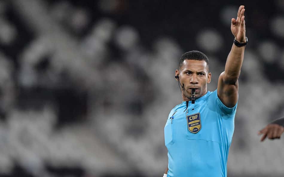 CBF divulga áudio do VAR em lance polêmico da partida entre Botafogo e Mirassol