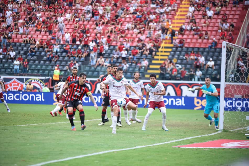 Vitória e Fluminense se enfrentaram no Barradão (Foto: Marcio Jose/AGIF)
