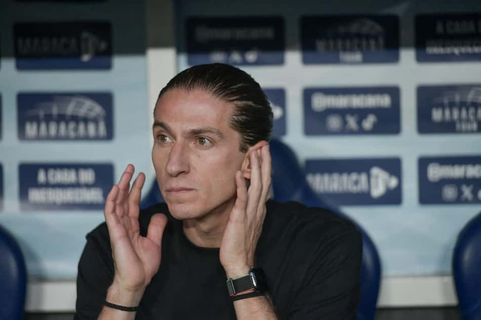 Filipe Luís é o técnico do Flamengo (Foto: Thiago Ribeiro/AGIF)