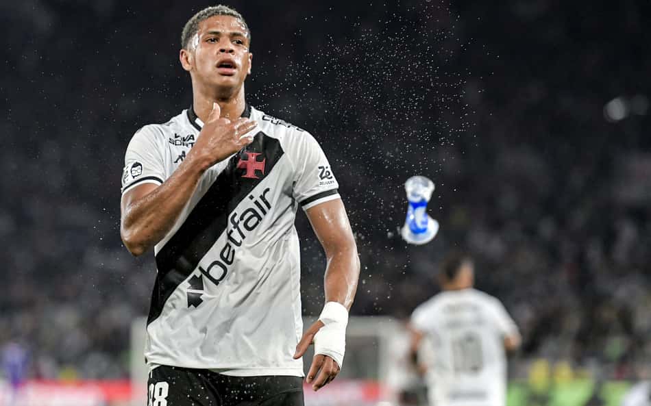 Vasco empata com Flamengo e quebra jejum de sete anos no Brasileirão