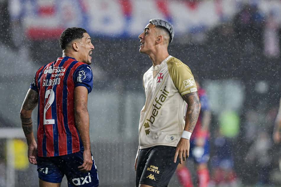 Gilberto e Pumita batem boca em Vasco x Bahia (Foto: Thiago Ribeiro/AGIF)