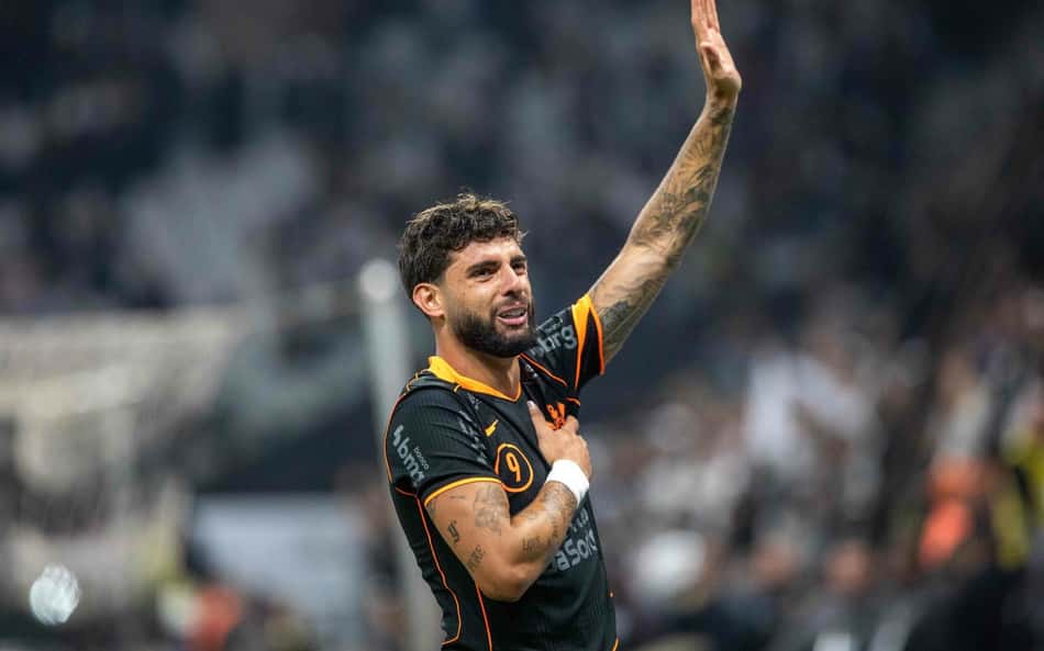 Yuri Alberto se emociona após marcar em Corinthians x Flamengo (Foto: Joisel Amaral/AGIF)