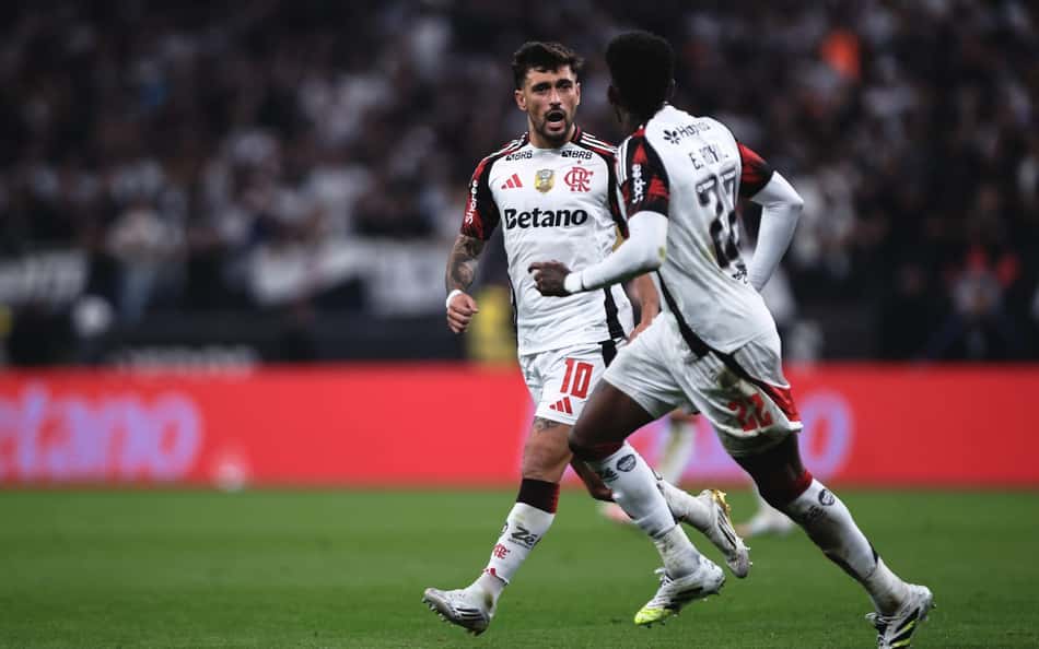 Flamengo se impõe fora de casa e mostra força pelo título do Brasileirão