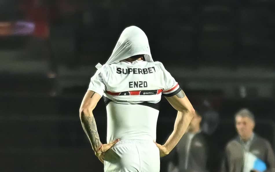 Enzo Díaz entende bronca da torcida do São Paulo, mas vê elenco capaz de reverter situação