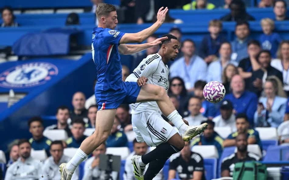 Atacante do Chelsea sofre grave lesão muscular; veja