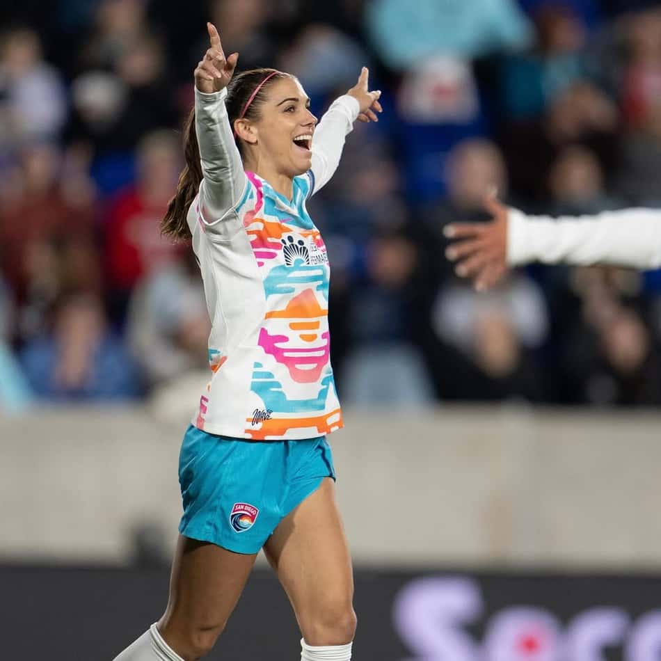 Alex Morgan comemora gol com San Diego Waves, time da NWSL que atuou antes de se aposentar
