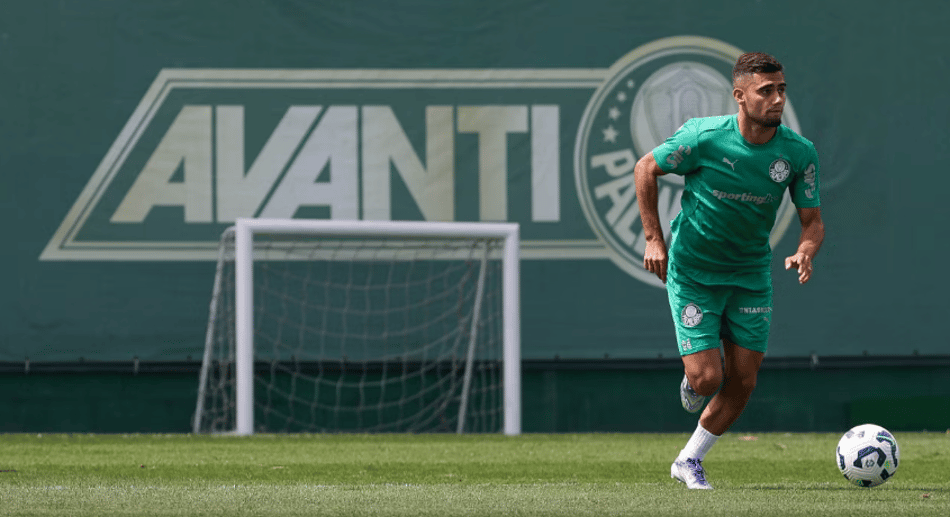 Andreas Pereira durante treino do Palmeiras na Academia