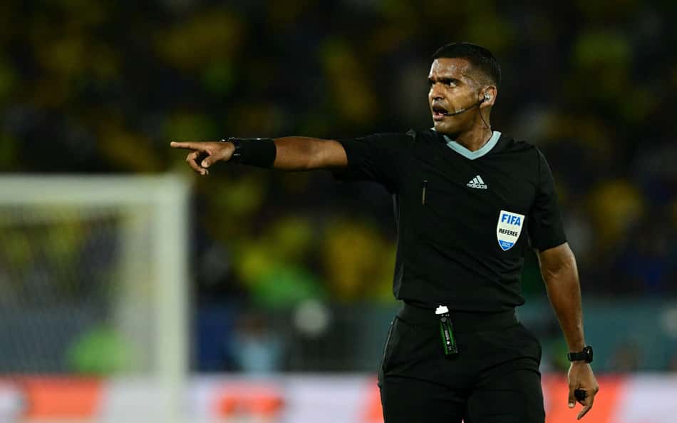 Web vê erro de arbitragem em Brasil x Chile: 'Indefensável'