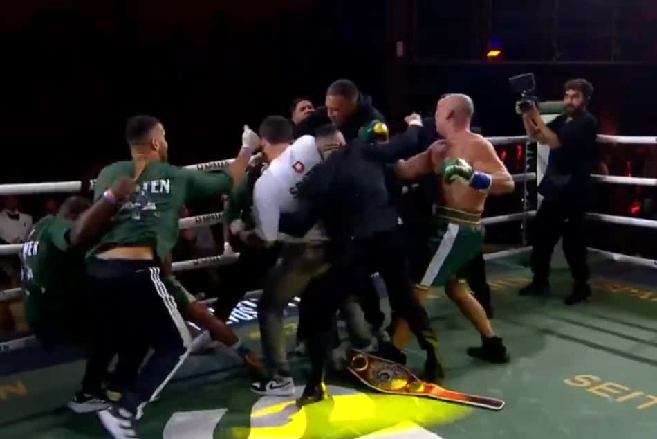 Briga generalizada marcou o fim da luta entre Popó e Wanderlei Silva