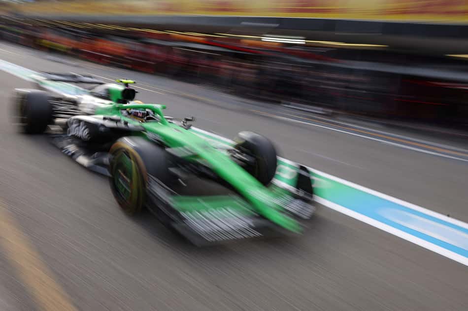 Bortoleto no GP de Azerbaijão (Foto: Anton Vaganov / POOL / AFP)
