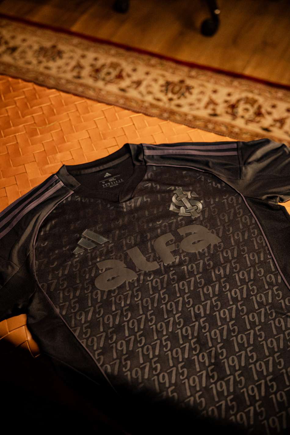 Detalha da nova camisa nova do Internacional (Foto: Divulgação/SC Internacional)