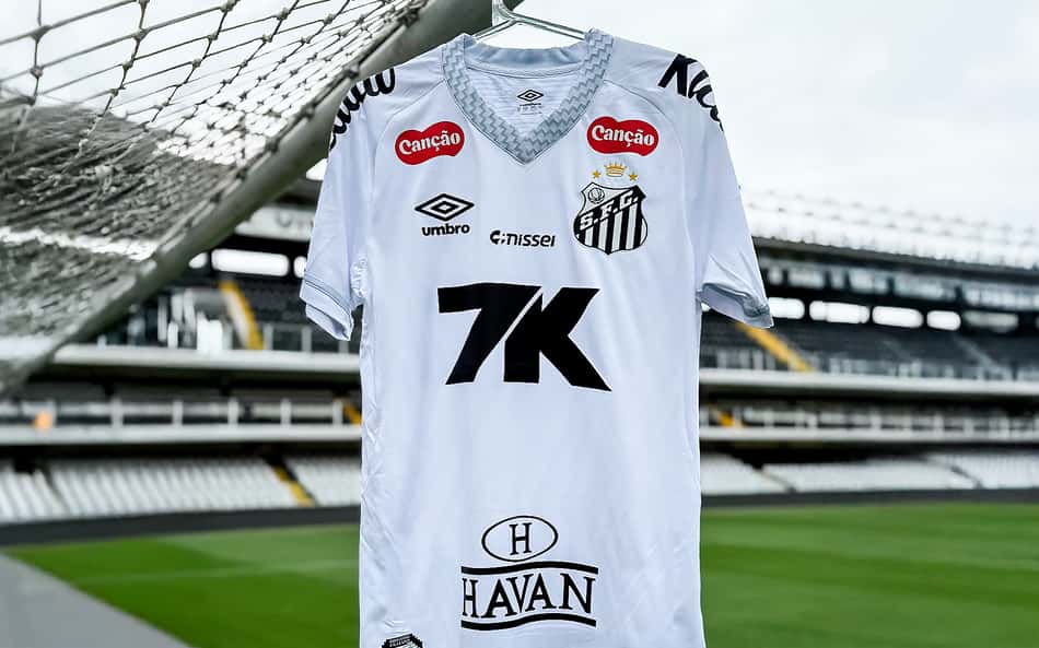 Após pedidos, Santos muda logotipo do patrocinador máster no uniforme