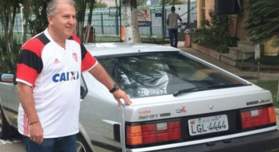 Zico com carro Miura