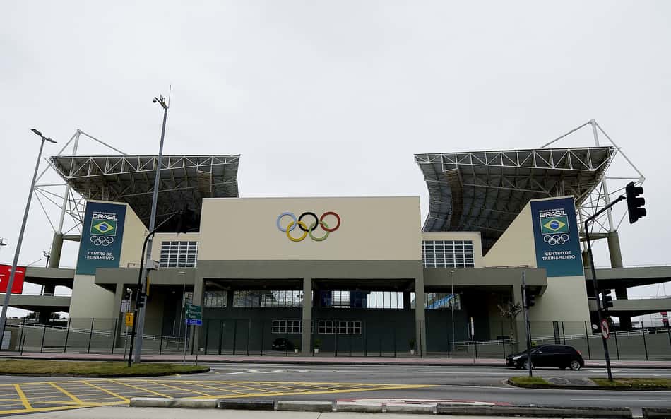 COB renova parceria e projeta economia milionária com energia renovável