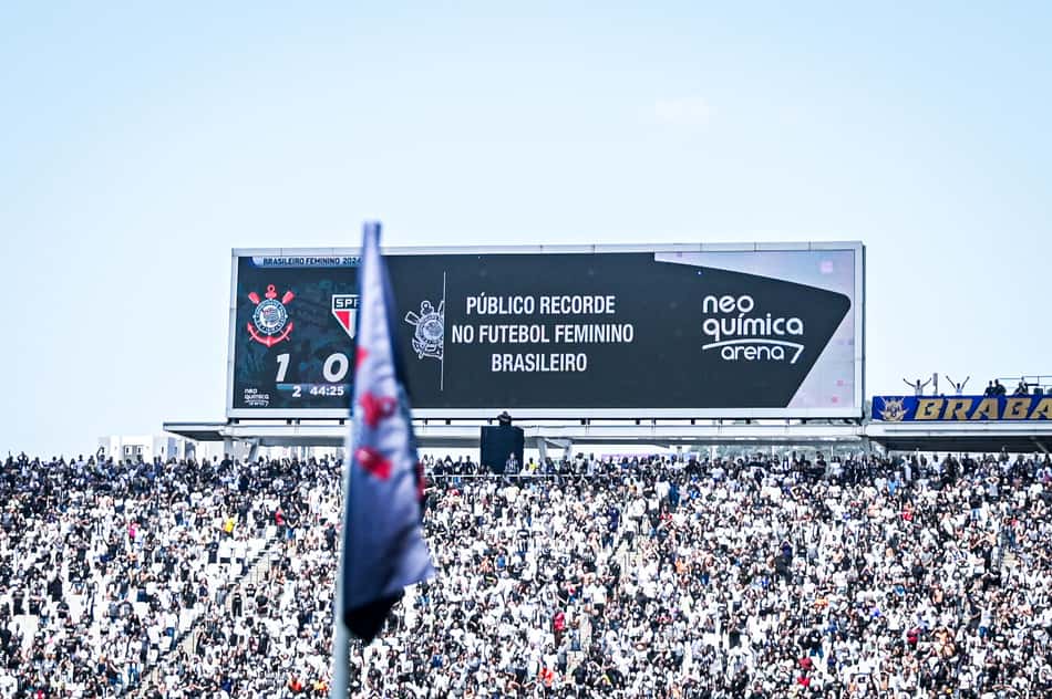 Corinthians quebrou o recorde de público no futebol feminino na final do Brasileirão Feminino em 2024