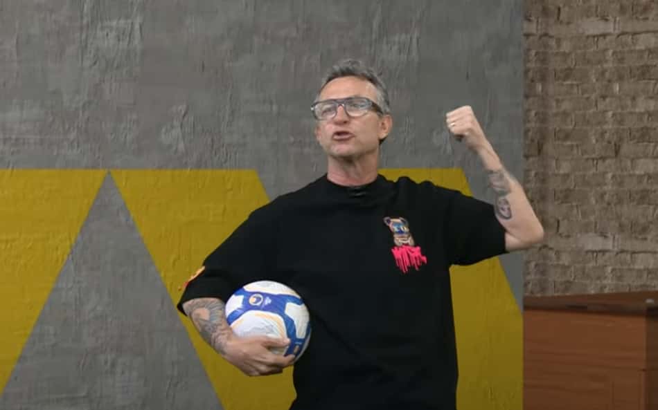 Neto critica astro do Corinthians e defende jogador da base: 'Gosto dele'