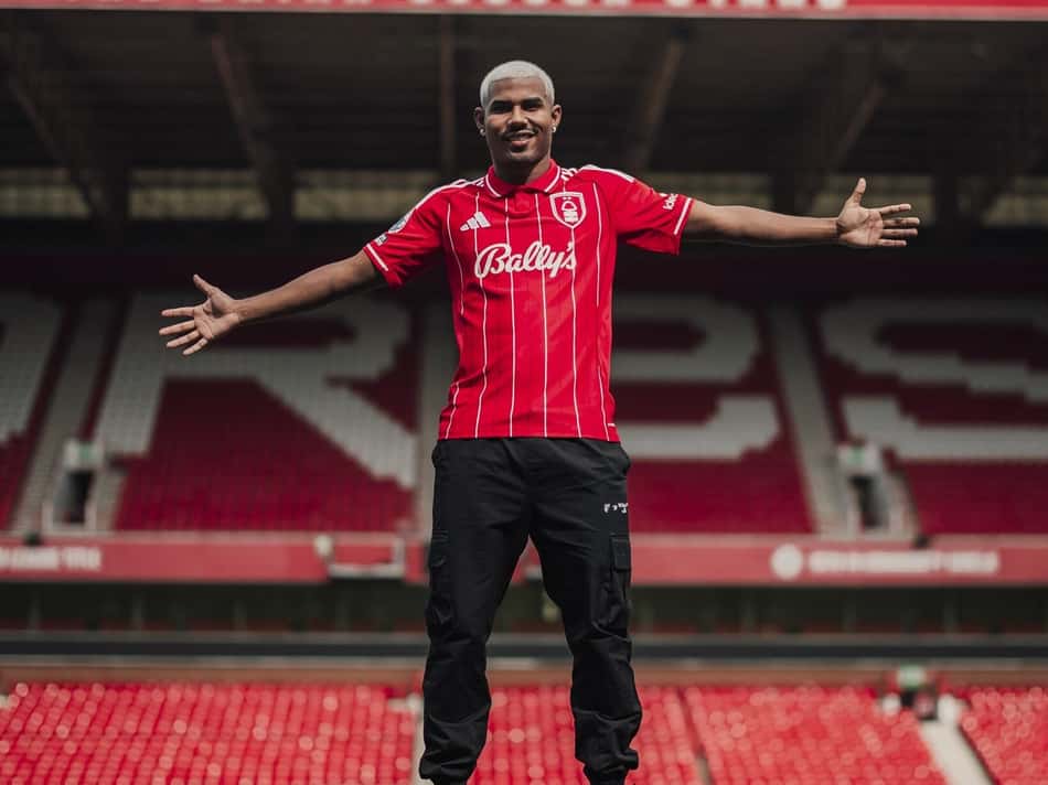 Cuiabano Nottingham Forest anúncio