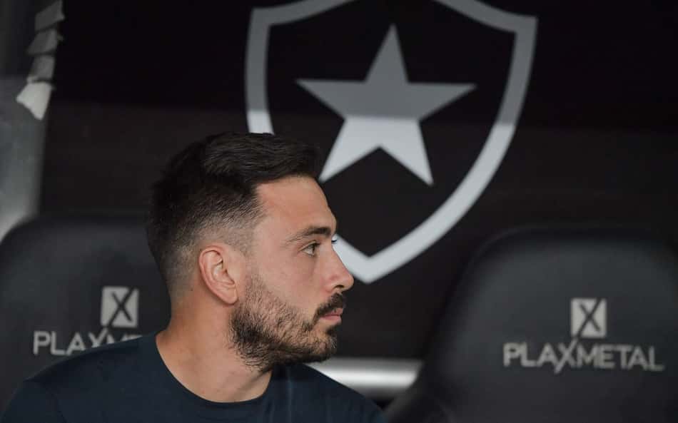 Desfalques por suspensão viram problema para o Botafogo