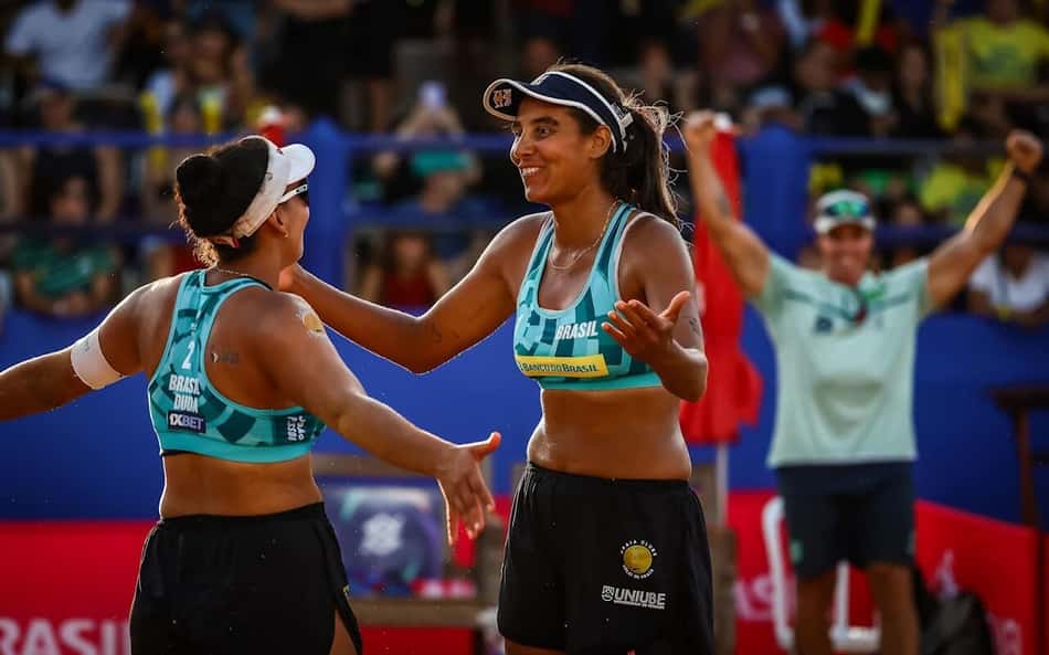 Campeãs olímpicas retornam ao top-10 de vôlei de praia