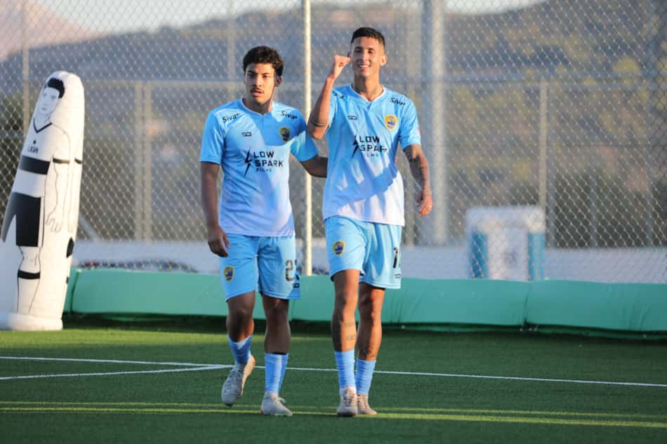Dylan Talero comemora gol marcado pelo Miami Dade contra o Panathinaikos