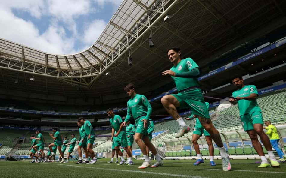 Elenco do Palmeiras treina no Allianz Parque