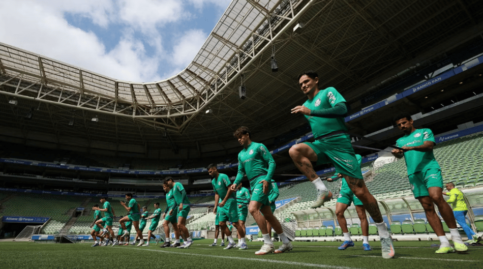 Elenco do Palmeiras treina no Allianz Parque