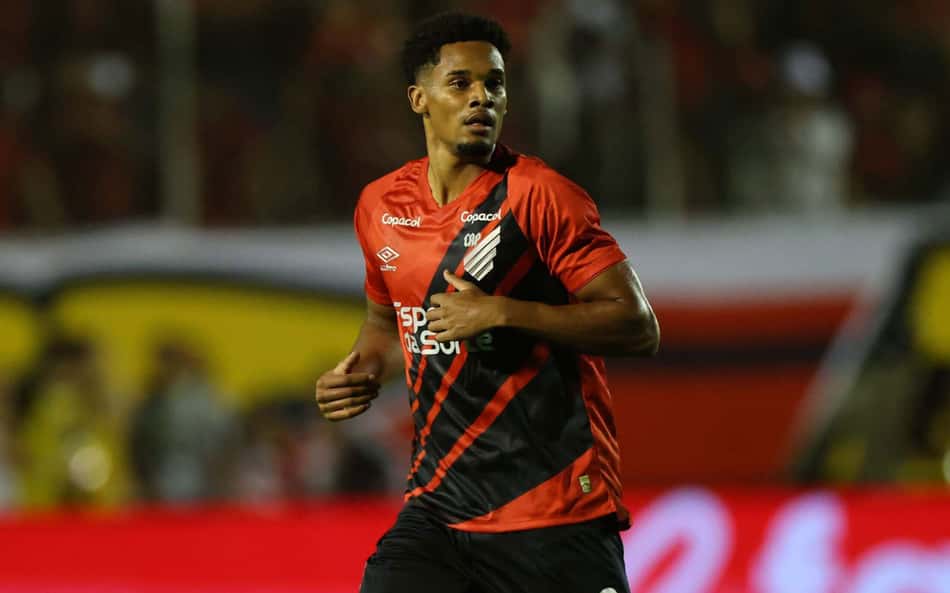 Athletico recebe bolada milionária com venda de atacante para time da França