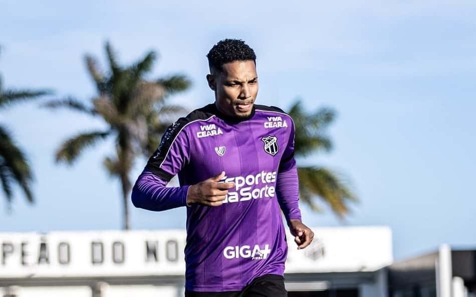 Fernandinho, atacante do Ceará, durante treino (Foto: Gabriel Silva/Ceará SC)