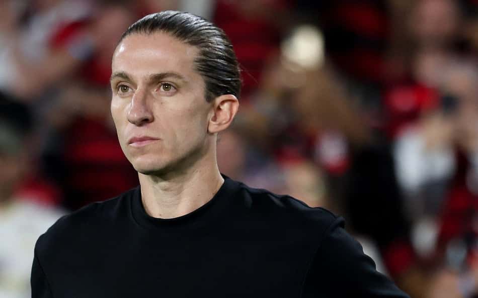 Filipe Luís surpreende em escalação do Flamengo contra Juventude