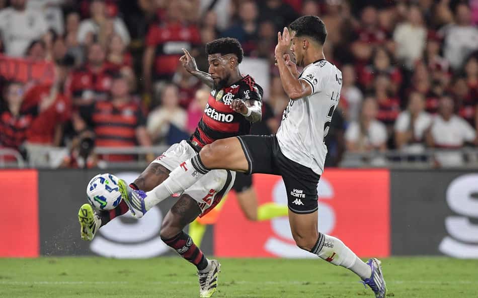 Momento 'constrangedor' em entrevista coletiva após Flamengo x Vasco viraliza