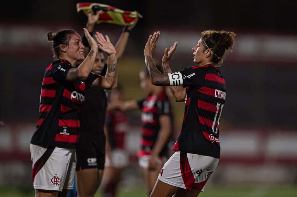 Gláucia e Cristiane comemoram gol pelo Flamengo no Brasileirão Feminino (Foto: Paula Reis/Flamengo)