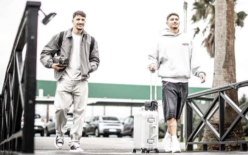 Piquerez e Emiliano Martínez, do Palmeiras, se apresentam para defender Uruguai